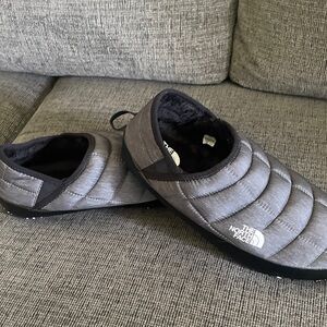 The North Face women’s Gray Slip-On Loafers